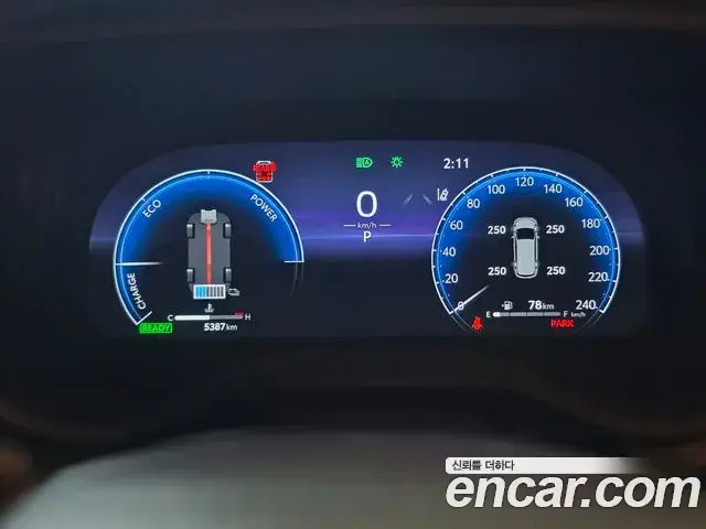Toyota Sienna 2025 — ფოტო 1/20