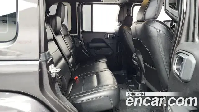 Jeep Wrangler 2019 — Фото 11/20