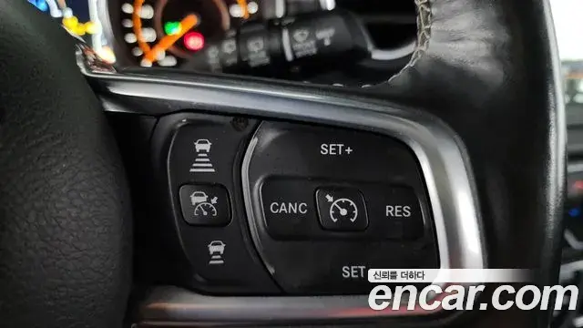 Jeep Wrangler 2019 — Фото 16/20