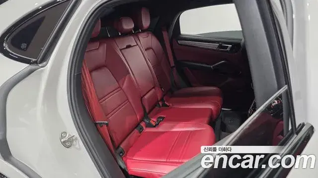 Porsche Cayenne 2023 — Фото 12/20