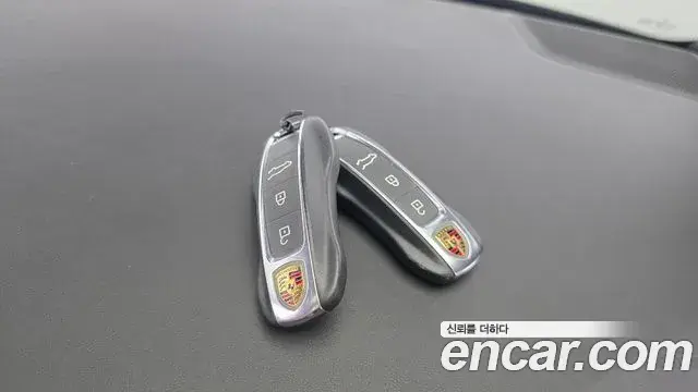 Porsche Cayenne 2023 — Фото 17/20