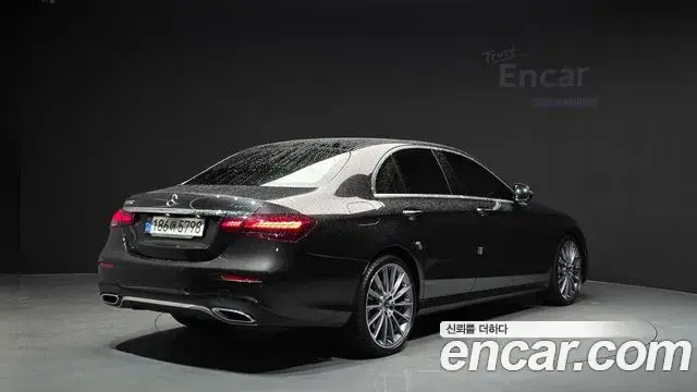 Mercedes-Benz E-Class 2021 — Фото 2/20