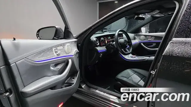 Mercedes-Benz E-Class 2021 — Фото 10/20