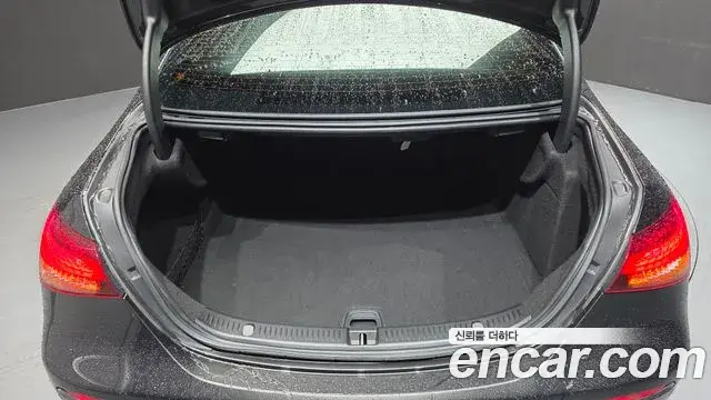 Mercedes-Benz E-Class 2021 — Фото 17/20