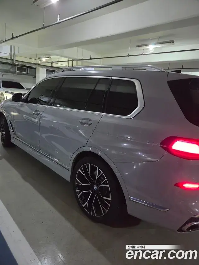 BMW X7 2022 — Фото 6/8