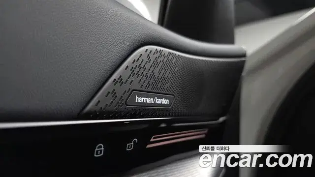BMW 5 Series 2024 — Фото 19/20