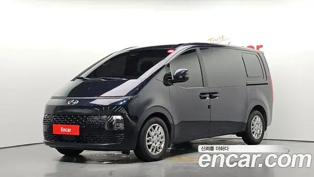 Hyundai Staria 2021 — Фото 1/20