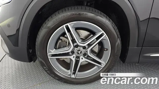Mercedes-Benz GLB-Class 2020 — Фото 4/20