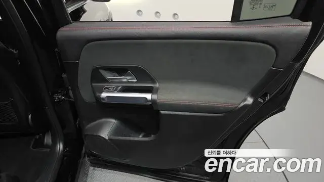 Mercedes-Benz GLB-Class 2020 — Фото 16/20