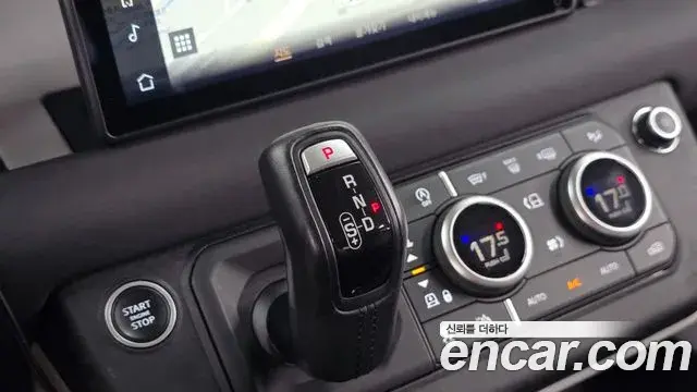 Land Rover Defender 2020 — Фото 9/20