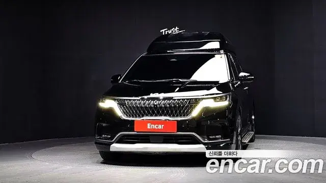Kia Carnival 2023 — Фото 2/20