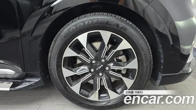 Kia Carnival 2023 — Фото 4/20