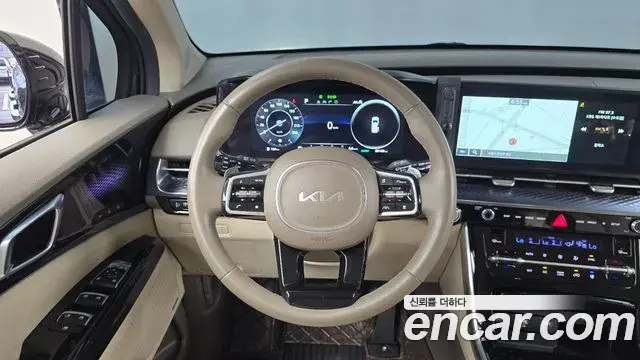 Kia Carnival 2023 — Фото 17/20