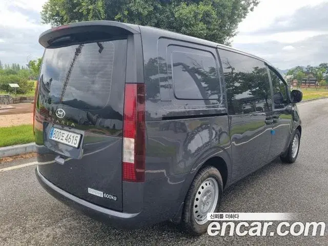 Hyundai Staria 2023 — Фото 5/17