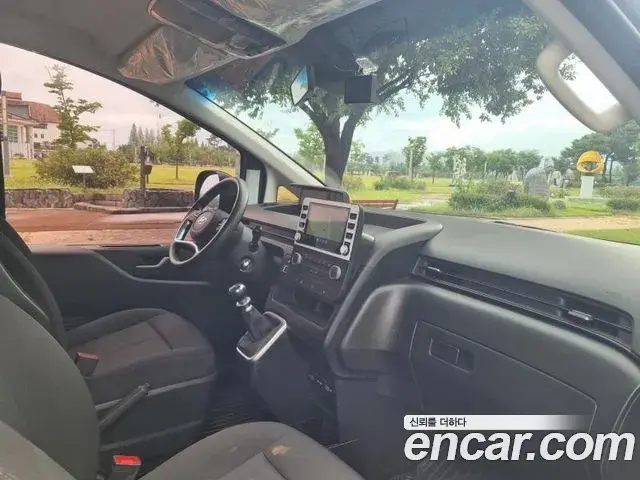 Hyundai Staria 2023 — Фото 6/17