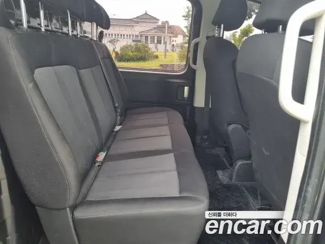 Hyundai Staria 2023 — Фото 7/17