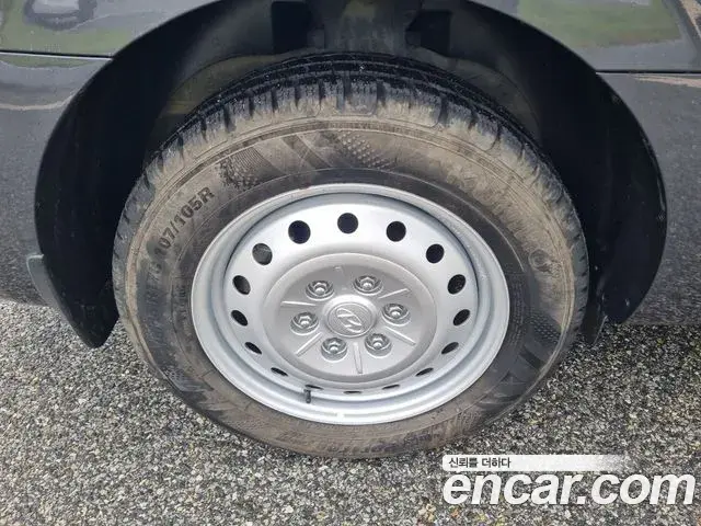 Hyundai Staria 2023 — Фото 13/17