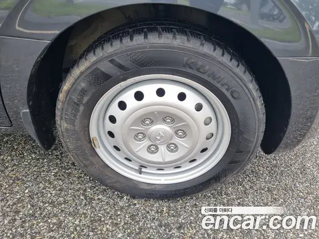 Hyundai Staria 2023 — Фото 14/17