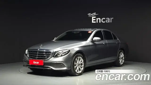 Mercedes-Benz E-Class 2018 — Фото 19/20