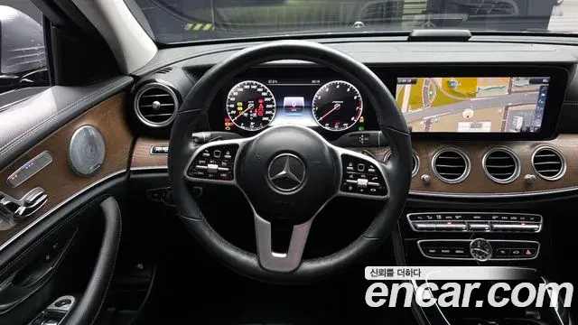 Mercedes-Benz E-Class 2018 — Фото 7/20