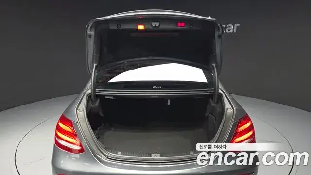 Mercedes-Benz E-Class 2018 — Фото 14/20