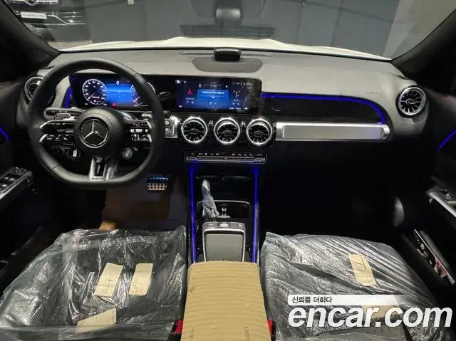 Mercedes-Benz GLB-Class 2025 — Фото 10/20