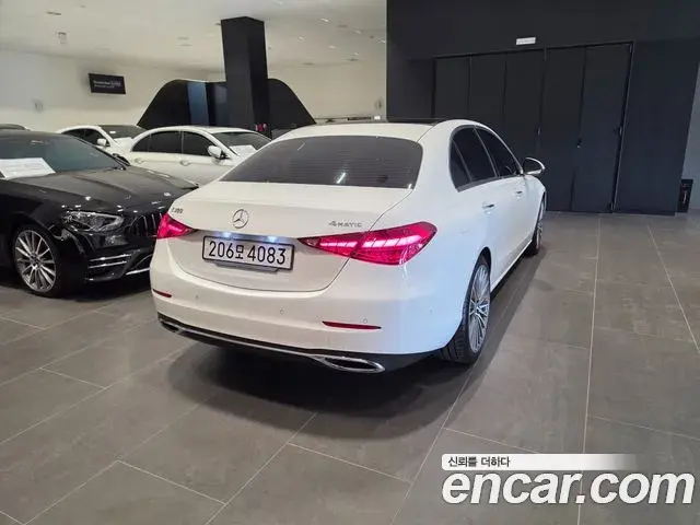 Mercedes-Benz C-Class 2025 — Photo 1/20