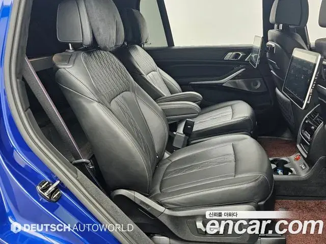 BMW X7 2022 — Фото 12/20
