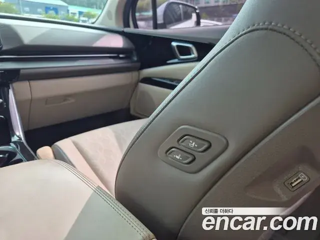 Kia Carnival 2021 — Фото 15/20