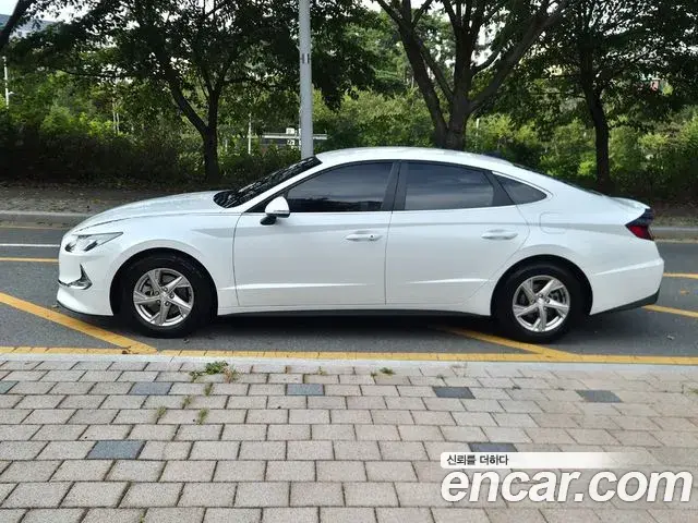 Hyundai Sonata 2021 — Фото 4/20