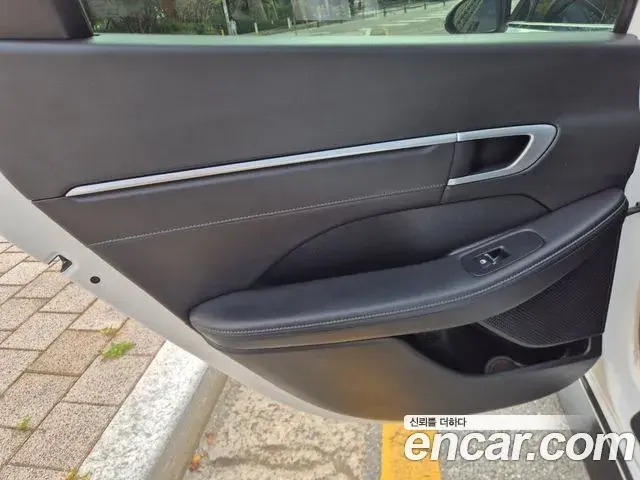 Hyundai Sonata 2021 — Фото 8/20