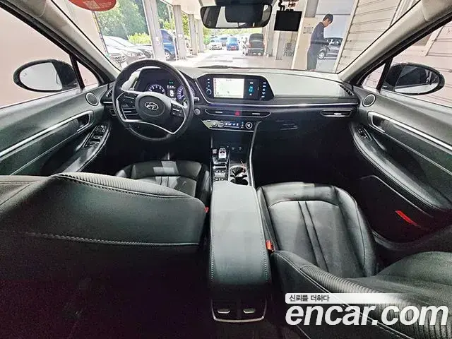 Hyundai Sonata 2021 — Фото 8/20