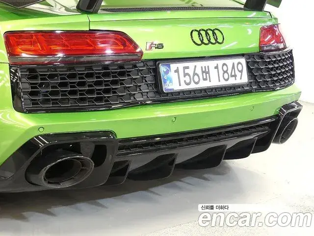 Audi R8 2021 — Фото 8/20