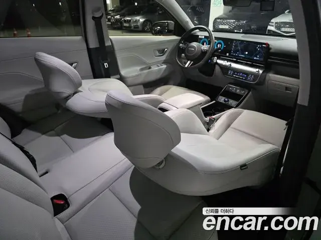Hyundai Kona 2024 — Фото 16/18