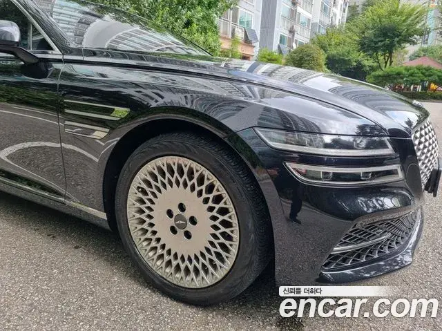 Genesis Electrified G80 2020 — Photo 16/18