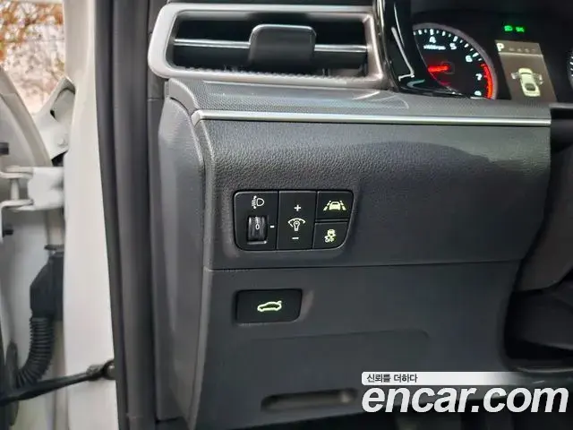Kia K5 2023 — Şəkil 19/20