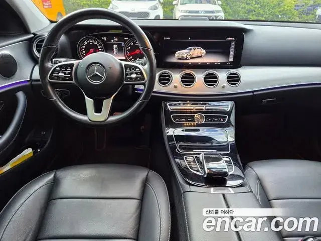 Mercedes-Benz E-Class 2018 — Фото 10/10
