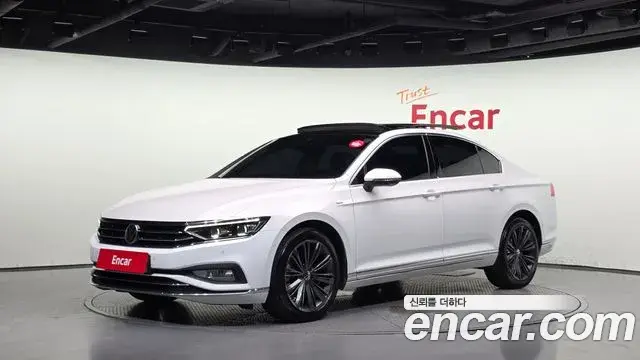 Volkswagen Passat GT 2021 — Фото 1/20
