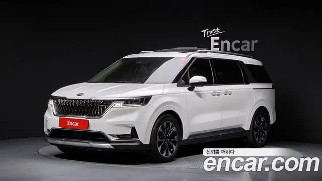 Kia Carnival 2020 — Фото 1/20