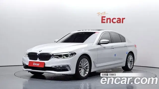 BMW 5 Series 2018 — Фото 1/20