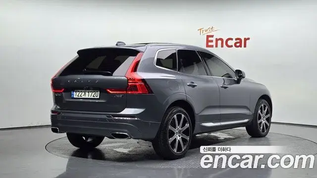 Volvo XC60 2019 — Фото 2/20