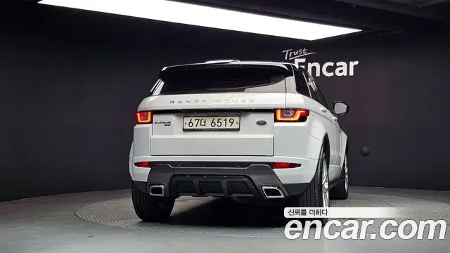Land Rover Range Rover Evoque 2018 — Photo 12/37