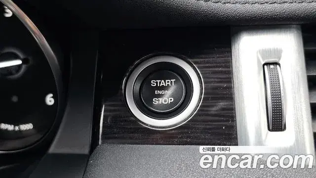 Land Rover Range Rover Evoque 2018 — Photo 16/37