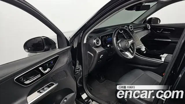 Mercedes-Benz GLC-Class 2023 — Фото 10/20