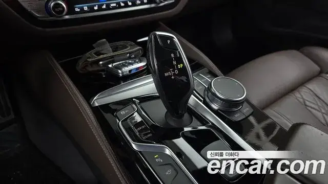BMW 5 Series 2019 — Фото 9/20
