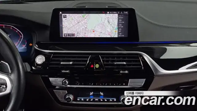 BMW 5 Series 2019 — Фото 12/20