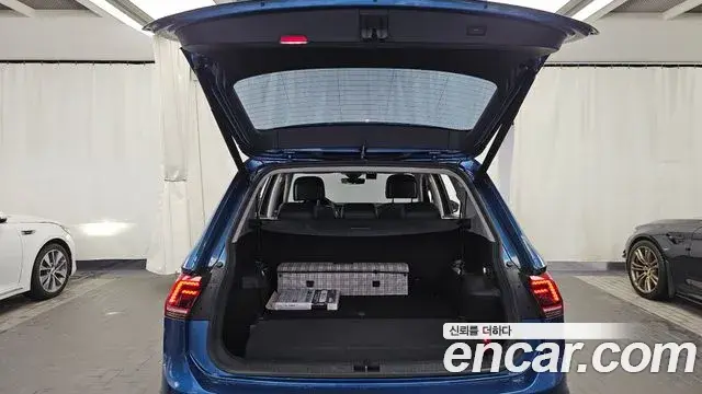 Volkswagen Tiguan Allspace 2020 — Фото 20/20
