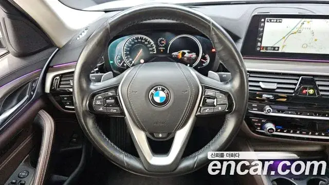 BMW 5 Series 2018 — Фото 13/20