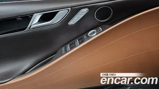 Genesis Electrified G80 2023 — Фото 17/20