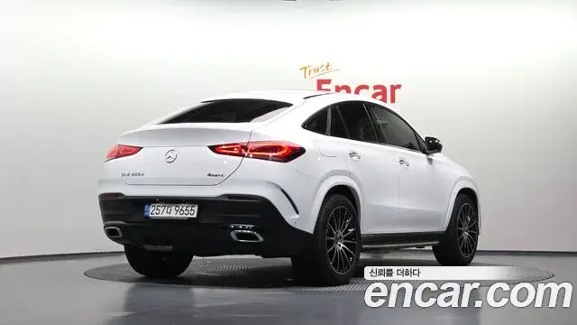 Mercedes-Benz GLE-Class 2022 — Фото 2/20
